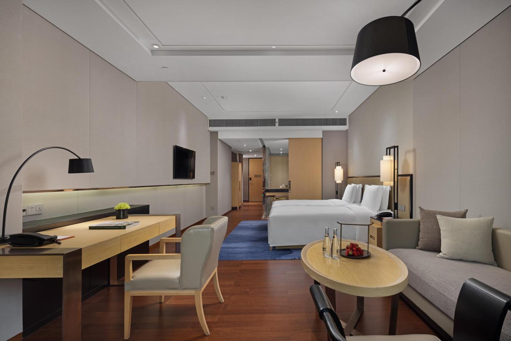 New World Hotel 5*